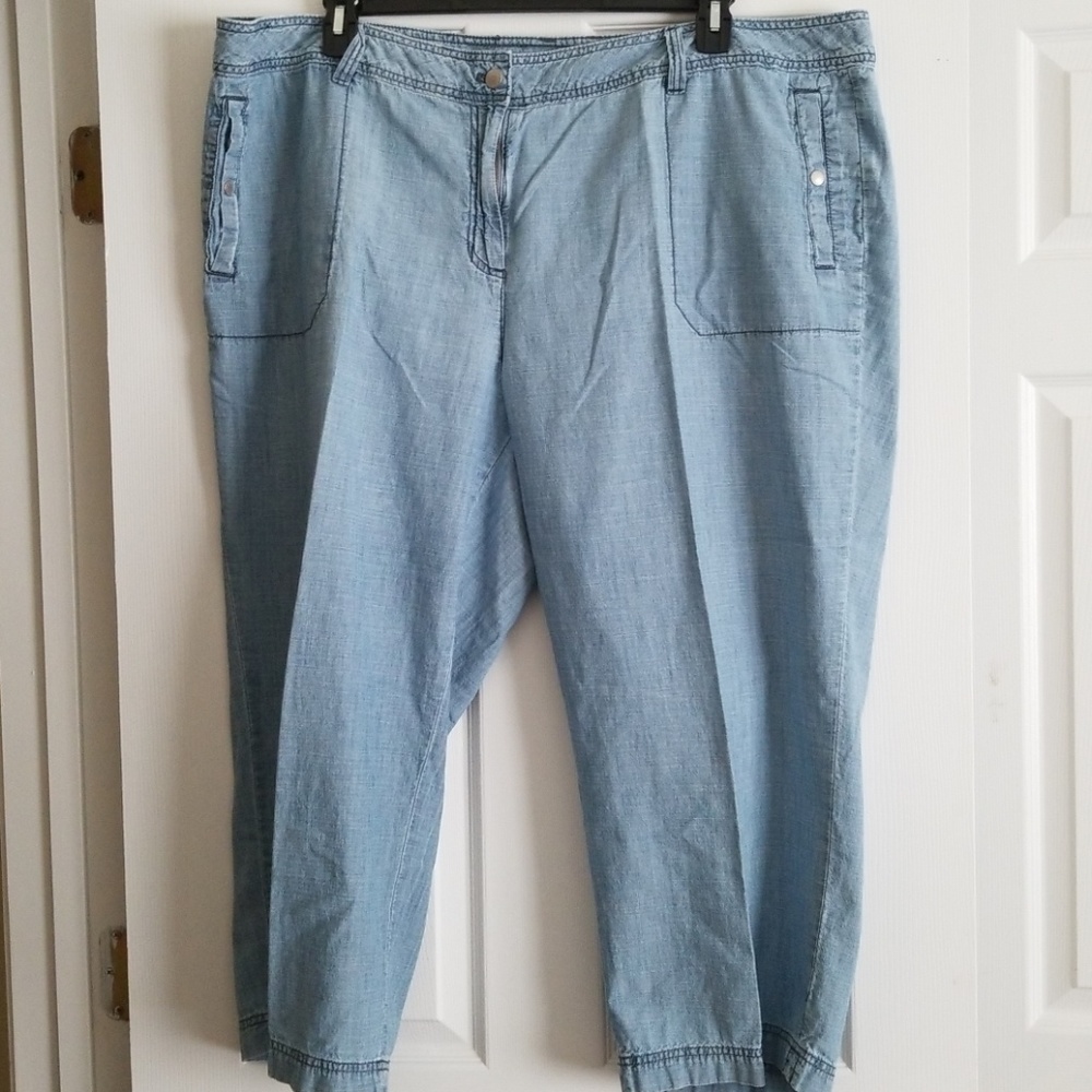 Liz Claiborne capri pants